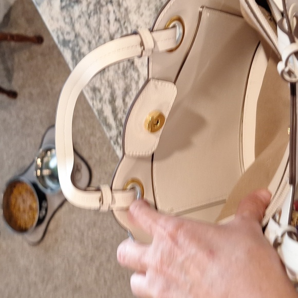 Nanette Lepore Carmella Smooth Convertable Satchel in White Lyst Scalloped White - Picture 8 of 9